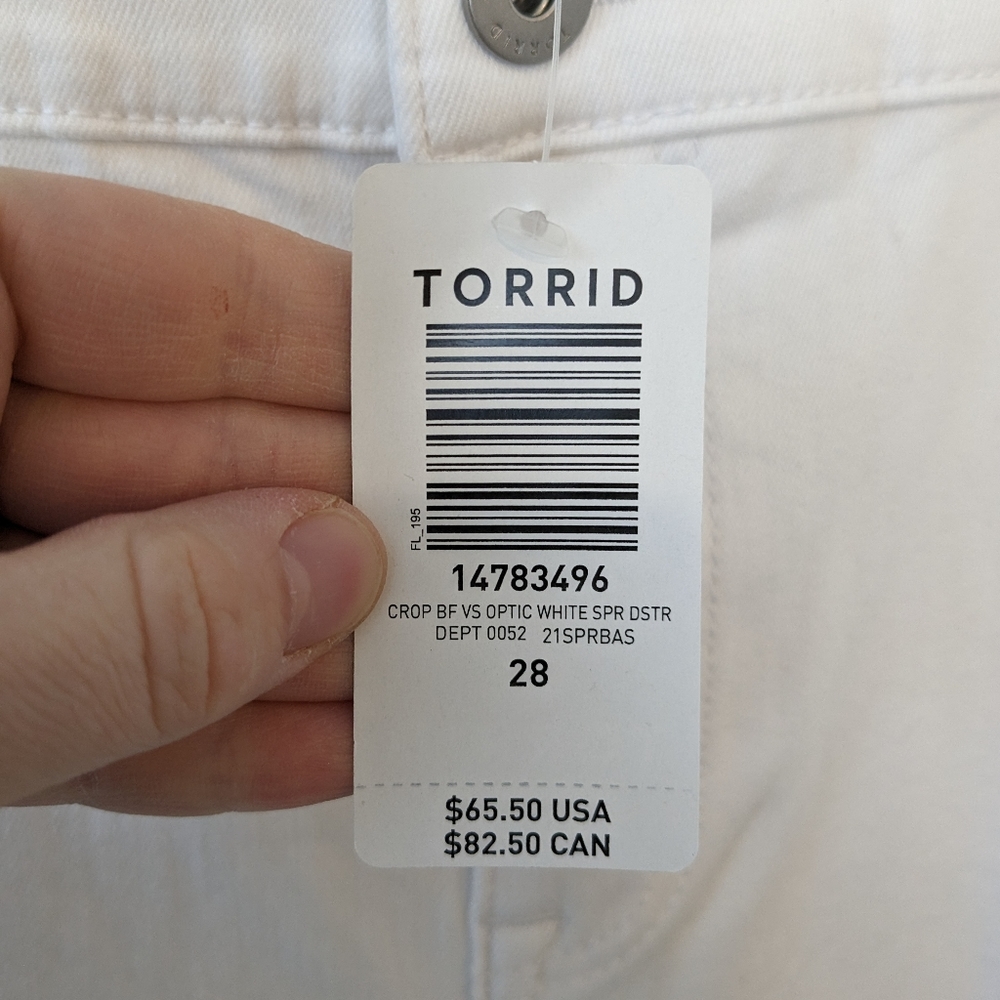 Torrid Boyfriend Crop Optic White Distressed Jeans in Vintage Stretch - Picture 5 of 8